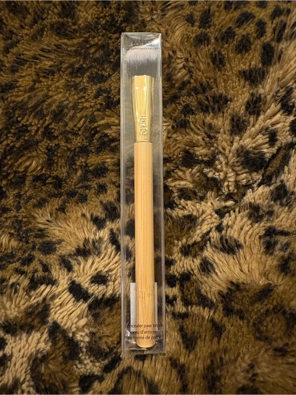 Tarte Concealer Paw Brush — Natural Bamboo Handle